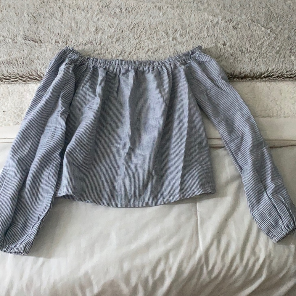 Brandy Melville off the shoulder top